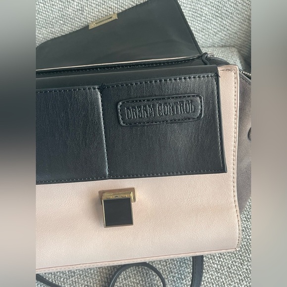 Elegant Black and Pink Satchel with Gold Accent - Picture 6 of 16